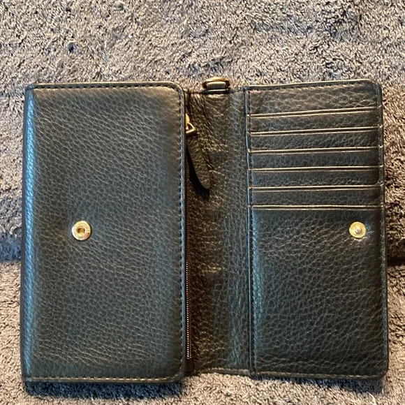 Used Michael Kors Wallet - Picture 4 of 6